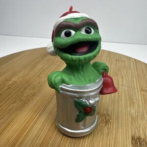 Sesame Street Oscar‎ The Grouch Plastic Christmas Ornament Trash Can Santa Hat
